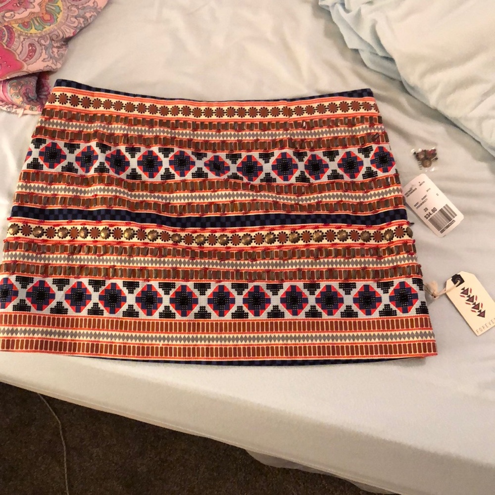 NWT Patterned mini skirt